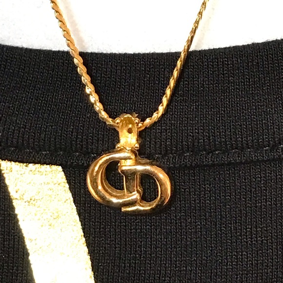 DIOR CD Logo Gold Necklace 15”-17” 😍🔥❤️ - Picture 15 of 17